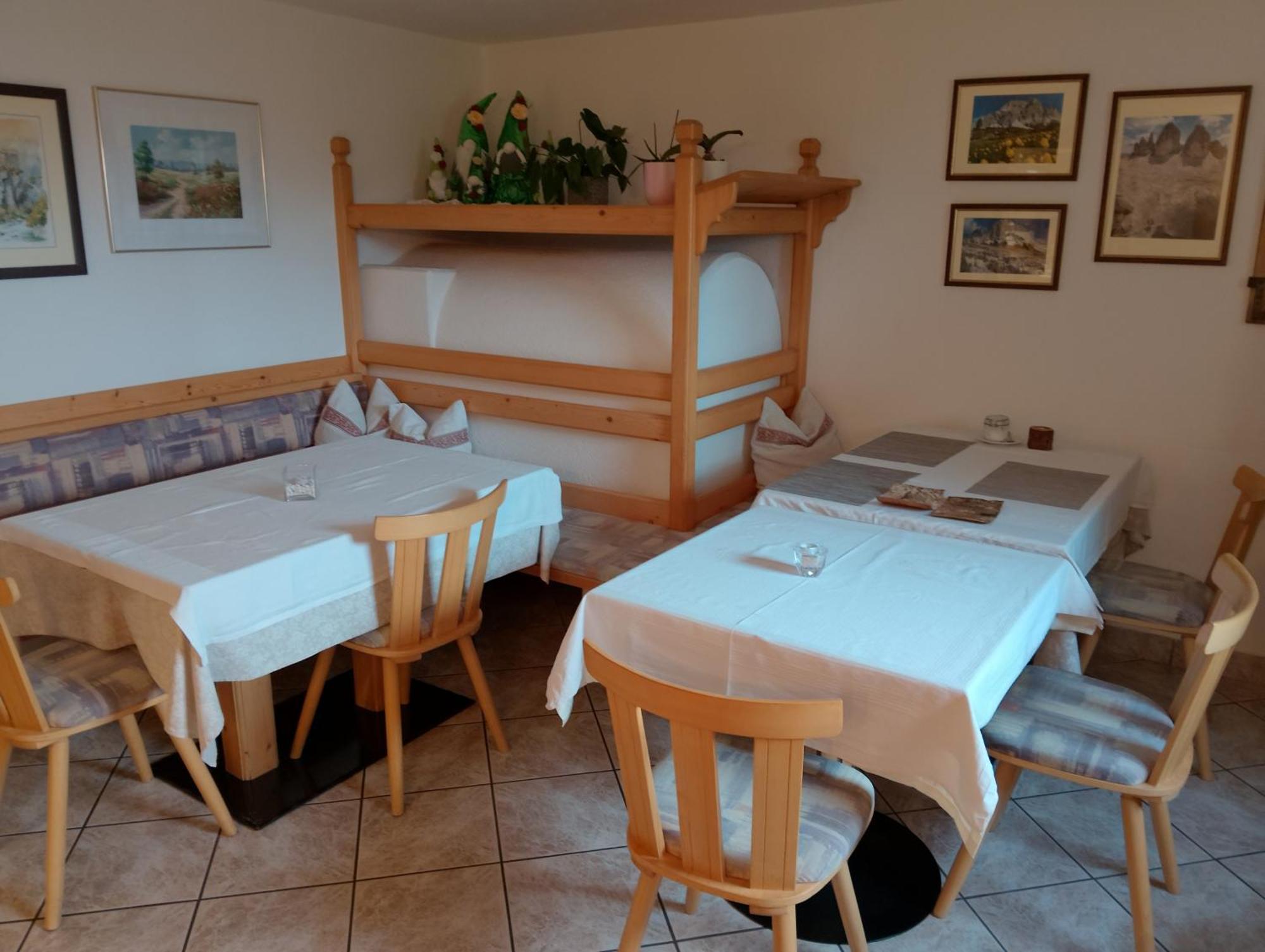 Garni Hattlerhof B&B Brunico Exterior photo