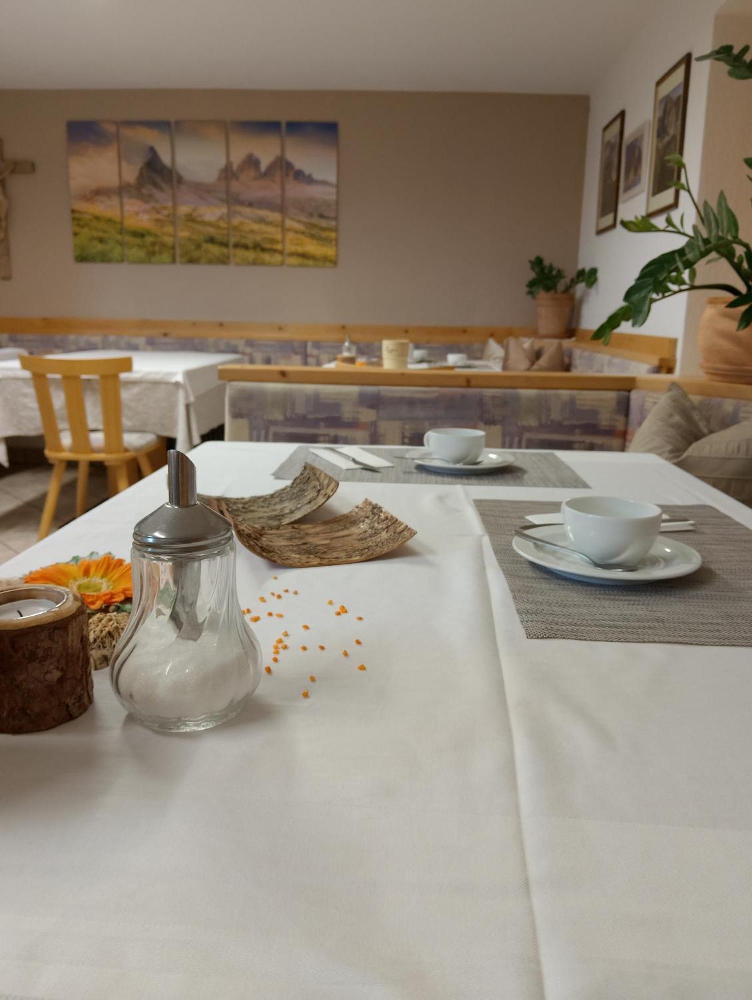 Garni Hattlerhof B&B Brunico Exterior photo
