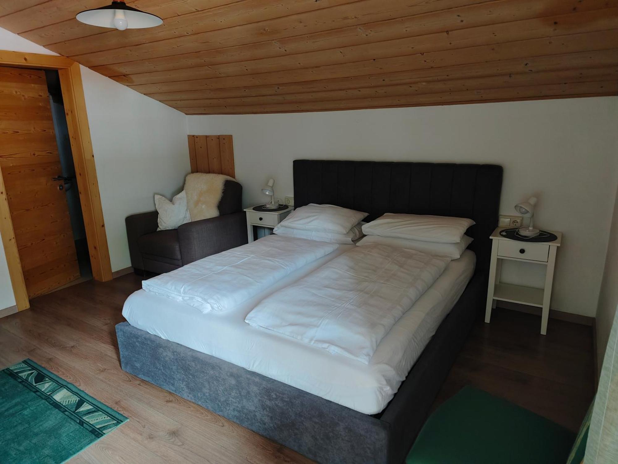 Garni Hattlerhof B&B Brunico Exterior photo